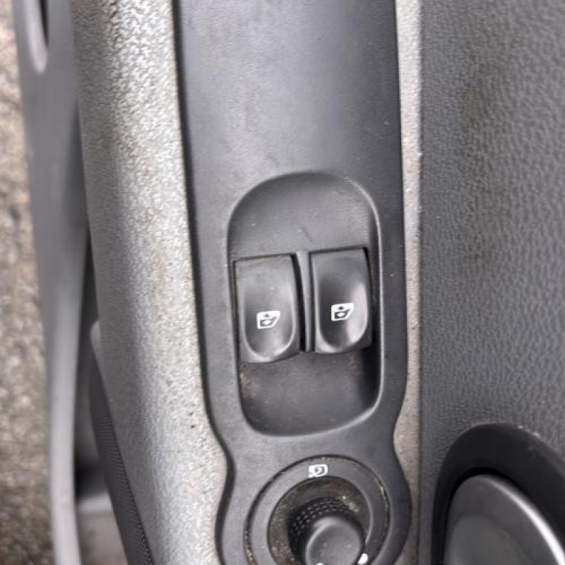 Reservoir essence RENAULT GRAND MODUS Photo n°11