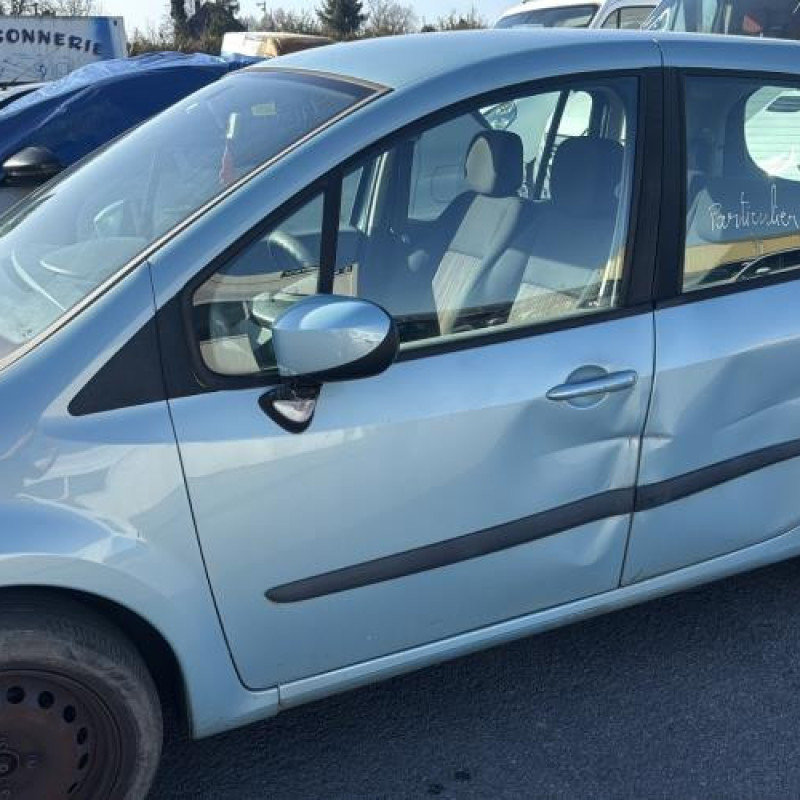 Reservoir essence RENAULT GRAND MODUS Photo n°9