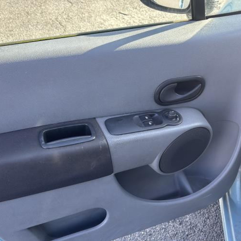 Reservoir essence RENAULT GRAND MODUS Photo n°10