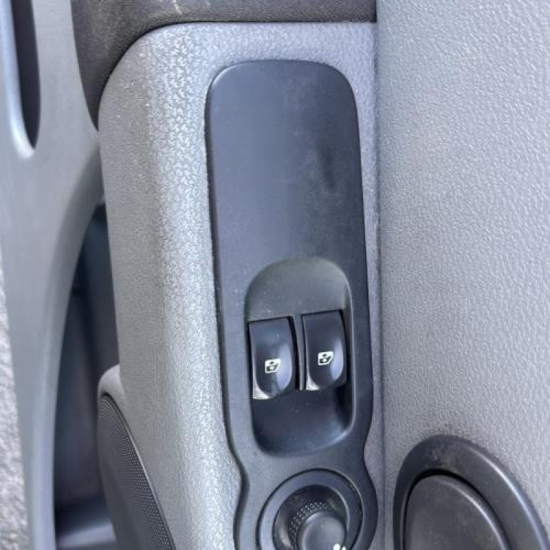 Reservoir essence RENAULT GRAND MODUS Photo n°11