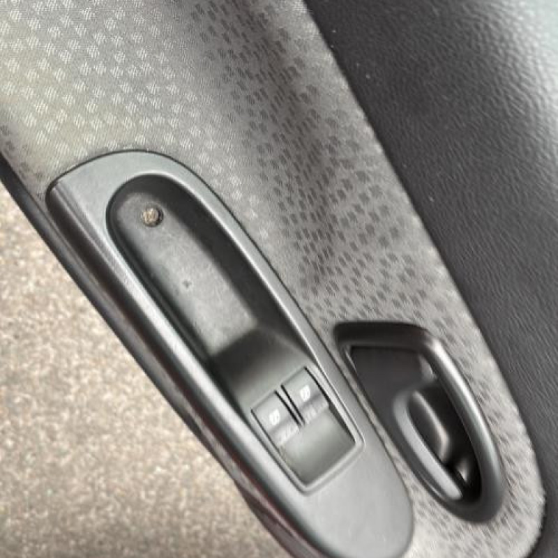 Colonne de direction RENAULT CLIO 2 CAMPUS Photo n°10