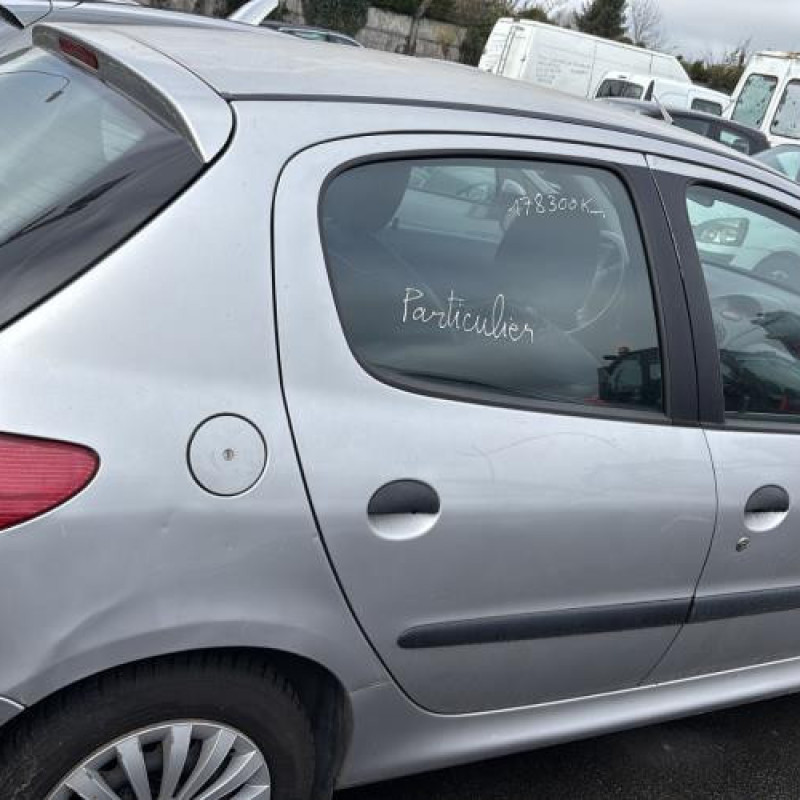 Reservoir essence PEUGEOT 206 Photo n°13