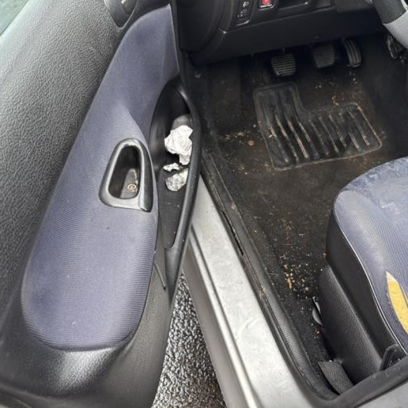 Reservoir essence PEUGEOT 206 Photo n°16