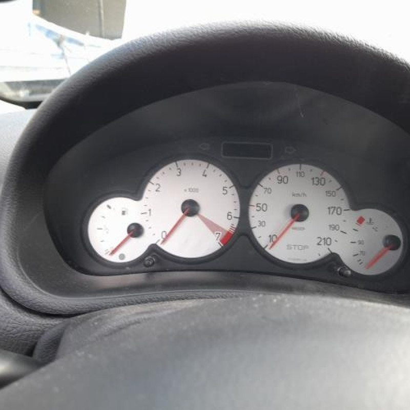 Reservoir essence PEUGEOT 206 Photo n°3