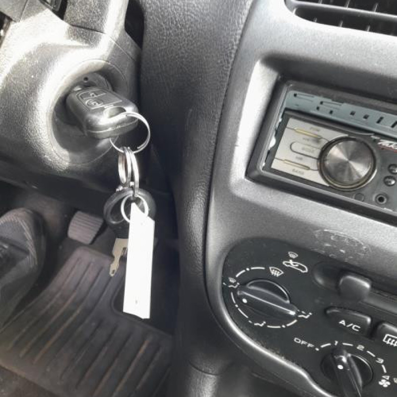 Reservoir essence PEUGEOT 206 Photo n°4