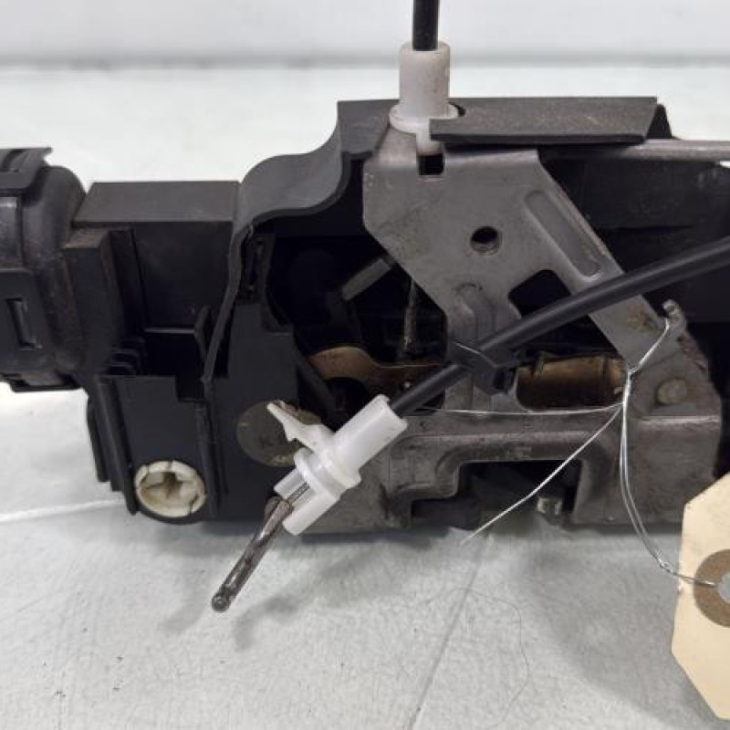 Serrure avant droit MERCEDES CLASSE A 168 Photo n°3