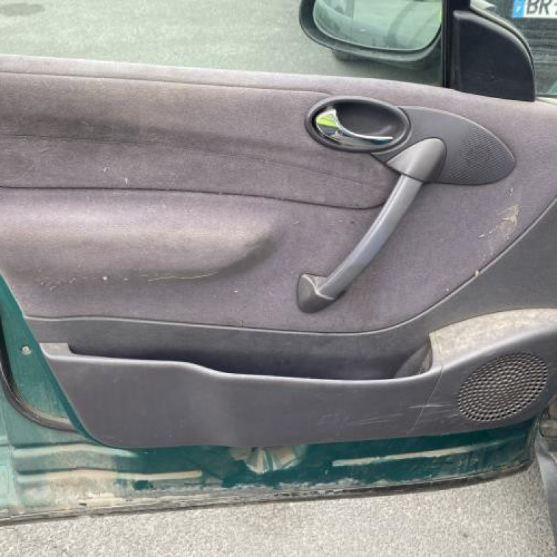 Serrure avant gauche MERCEDES CLASSE A 168 Photo n°13