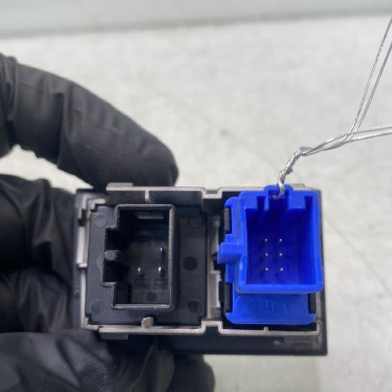 Bouton de warning VOLKSWAGEN GOLF 7 Photo n°3