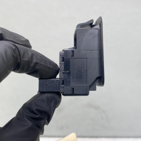 Interrupteur de leve vitre arriere droit VOLKSWAGEN GOLF 7