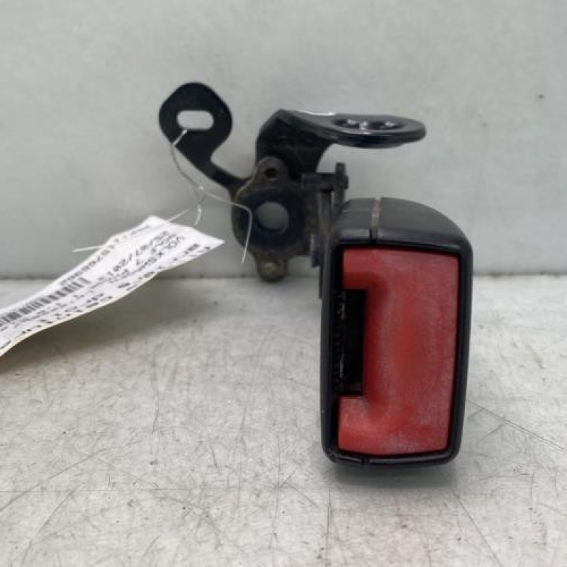 Attache ceinture arriere droit VOLKSWAGEN GOLF 7 Photo n°1