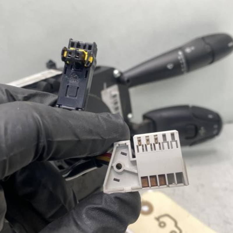 Com (Bloc Contacteur Tournant+Commodo Essuie Glace+Commodo Phare) PEUGEOT 207 Photo n°4