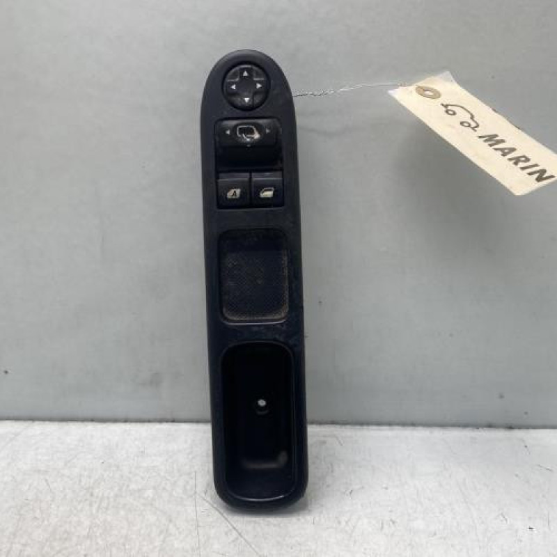 Interrupteur de leve vitre avant gauche PEUGEOT 207 Photo n°1