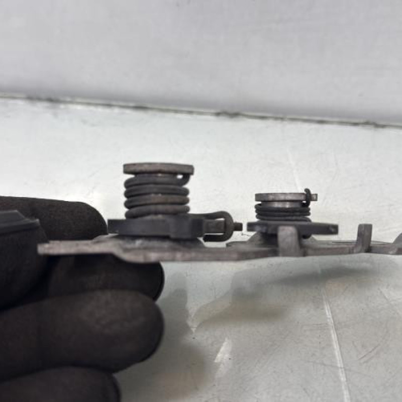 Fermeture de capot PEUGEOT 308 2 Photo n°3