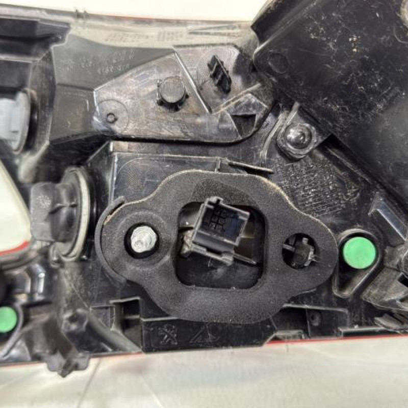 Feu arriere principal droit (feux) PEUGEOT 308 2 Photo n°3