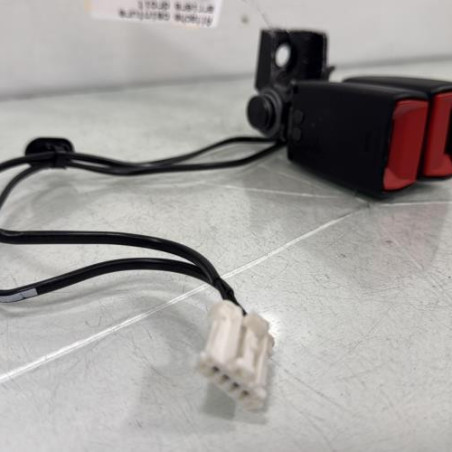 Attache ceinture arriere droit PEUGEOT 308 2