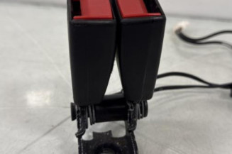 Attache ceinture arriere droit PEUGEOT 308 2