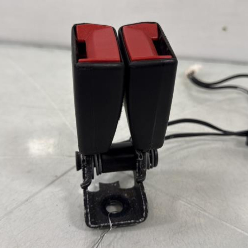 Attache ceinture arriere droit PEUGEOT 308 2 Photo n°4