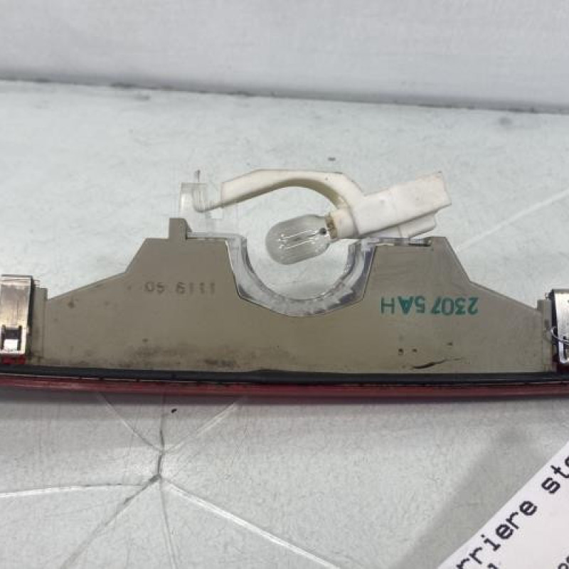 Feu arriere stop central FORD FIESTA 5 Photo n°2