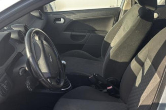 Feu arriere stop central FORD FIESTA 5