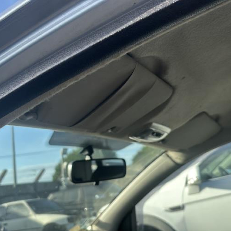 Feu arriere stop central FORD FIESTA 5 Photo n°16