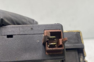 Serrure avant droit PEUGEOT 106