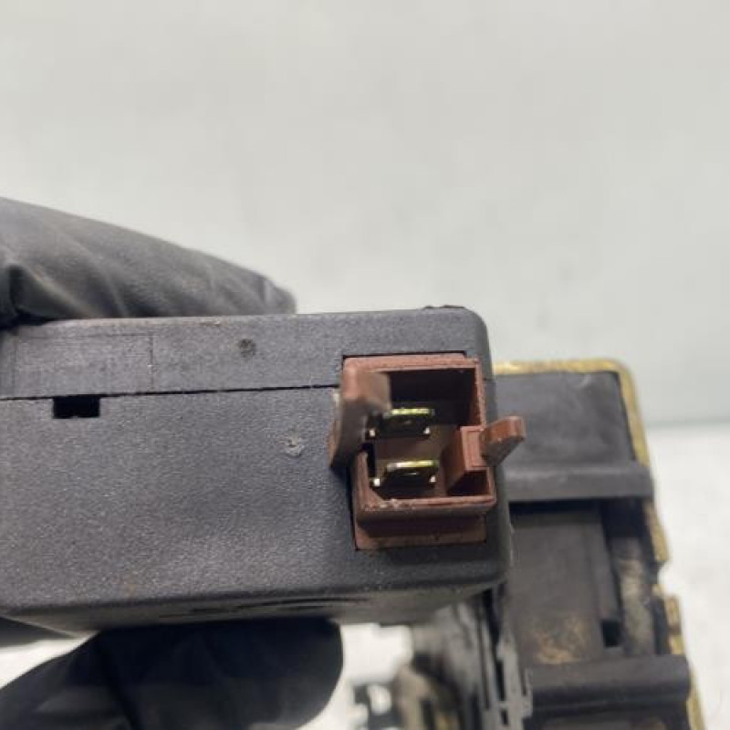 Serrure avant droit PEUGEOT 106 Photo n°4