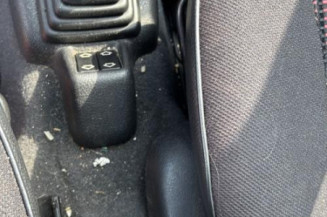 Serrure avant droit PEUGEOT 106