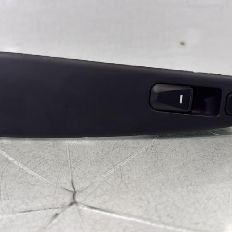 Interrupteur de leve vitre arriere droit HYUNDAI IX 35 Photo n°1