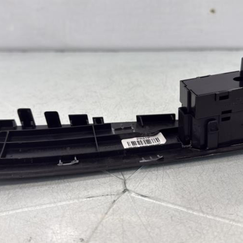 Interrupteur de leve vitre arriere droit HYUNDAI IX 35 Photo n°2