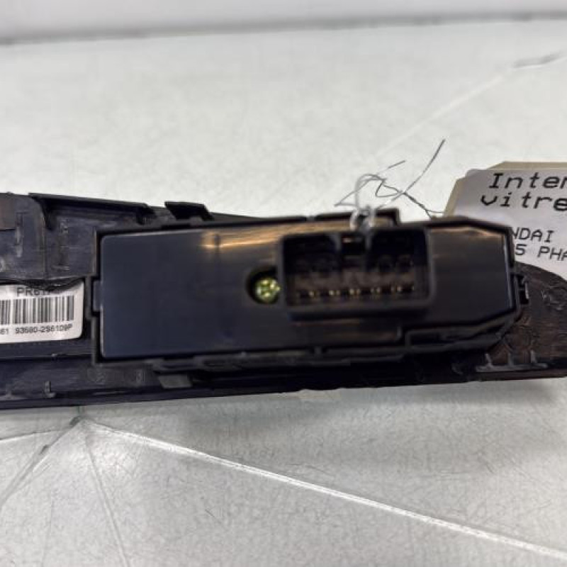 Interrupteur de leve vitre arriere droit HYUNDAI IX 35 Photo n°3