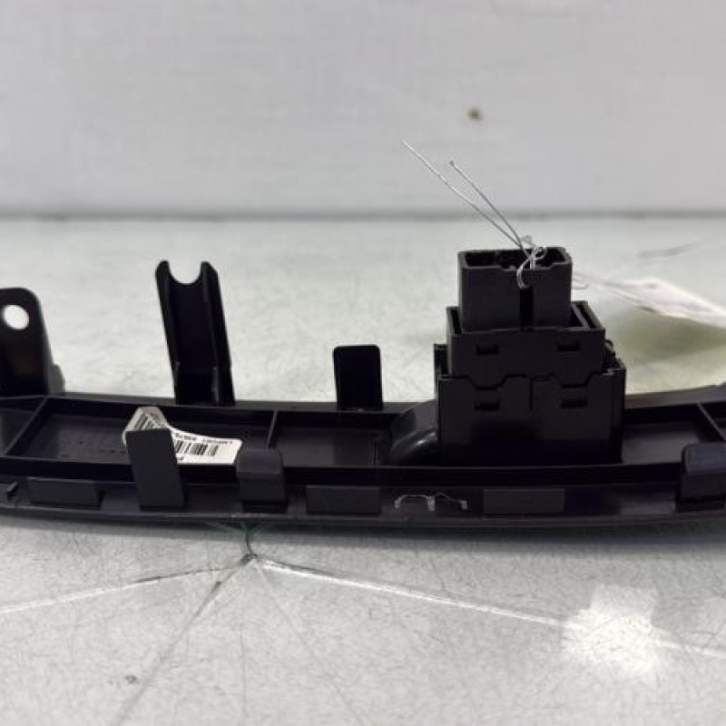 Interrupteur de leve vitre avant droit HYUNDAI IX 35 Photo n°2