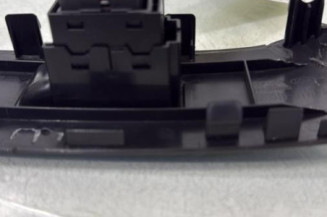 Interrupteur de leve vitre avant droit HYUNDAI IX 35