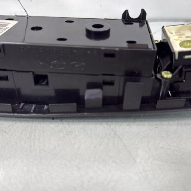 Interrupteur de leve vitre avant gauche HYUNDAI IX 35 Photo n°4