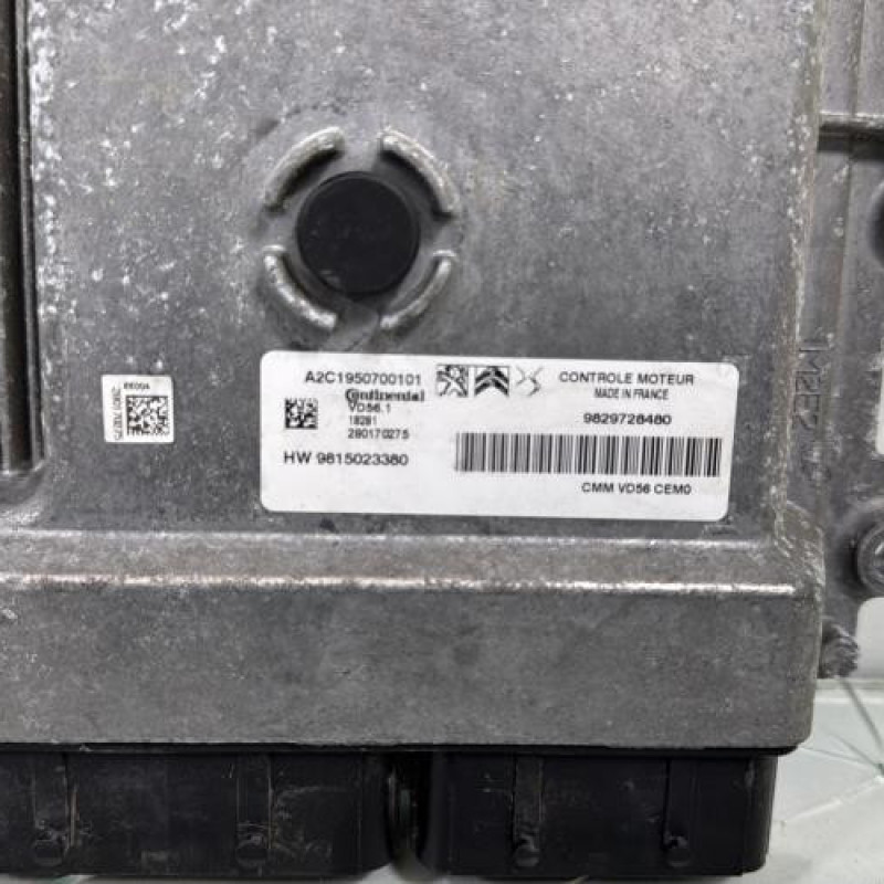 Calculateur moteur PEUGEOT 308 2 Photo n°2