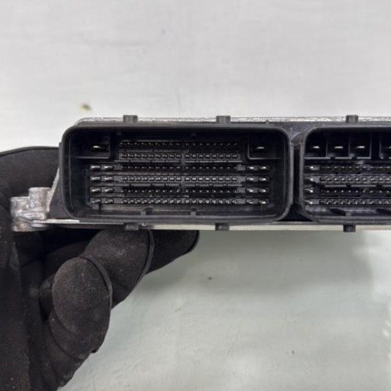Calculateur moteur PEUGEOT 308 2 Photo n°3