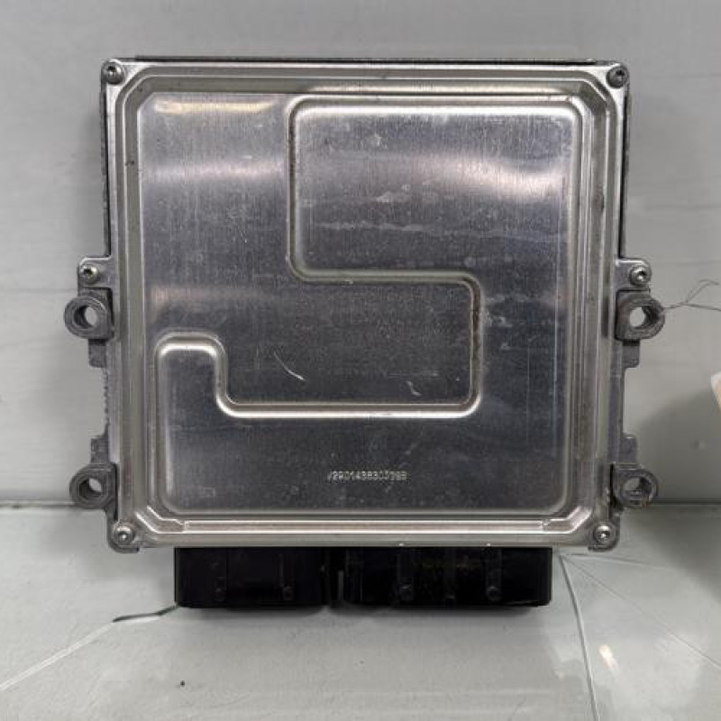 Calculateur moteur PEUGEOT 308 2 Photo n°4