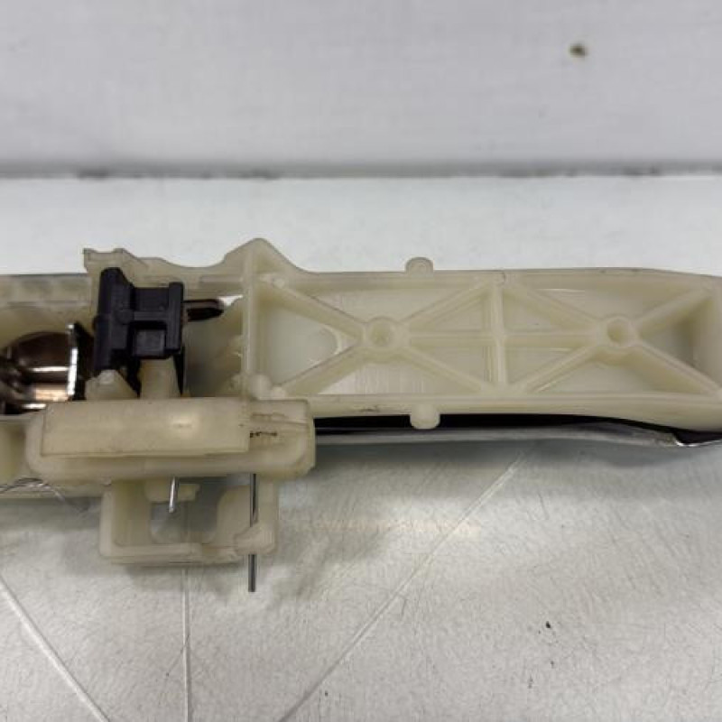 Poignee porte arriere gauche HYUNDAI IX 35 Photo n°3