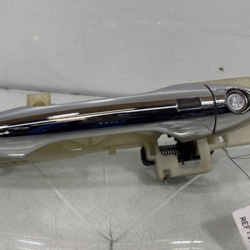 Poignee porte avant gauche HYUNDAI IX 35 Photo n°1