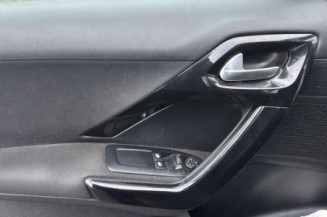 Boitier filtre a air PEUGEOT 208 1