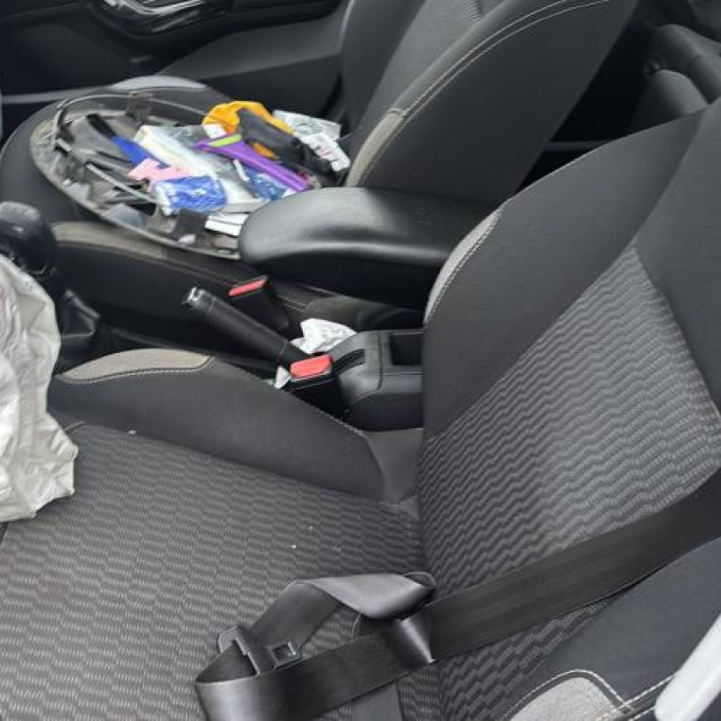 Boitier filtre a air PEUGEOT 208 1 Photo n°12