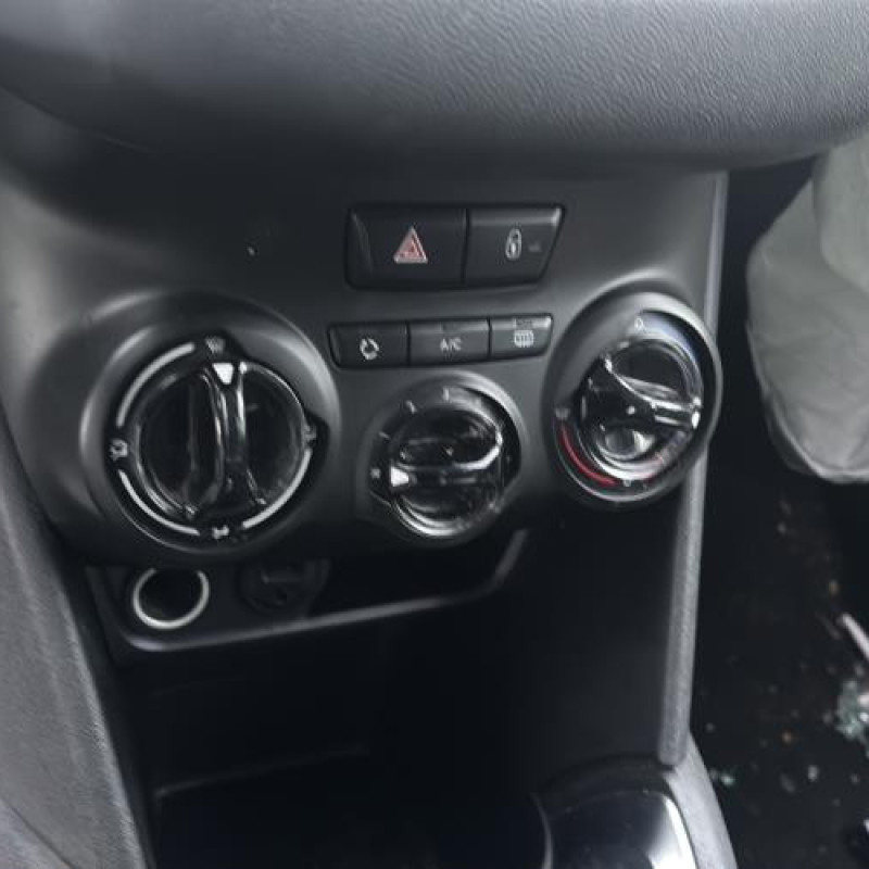 Boitier filtre a air PEUGEOT 208 1 Photo n°19