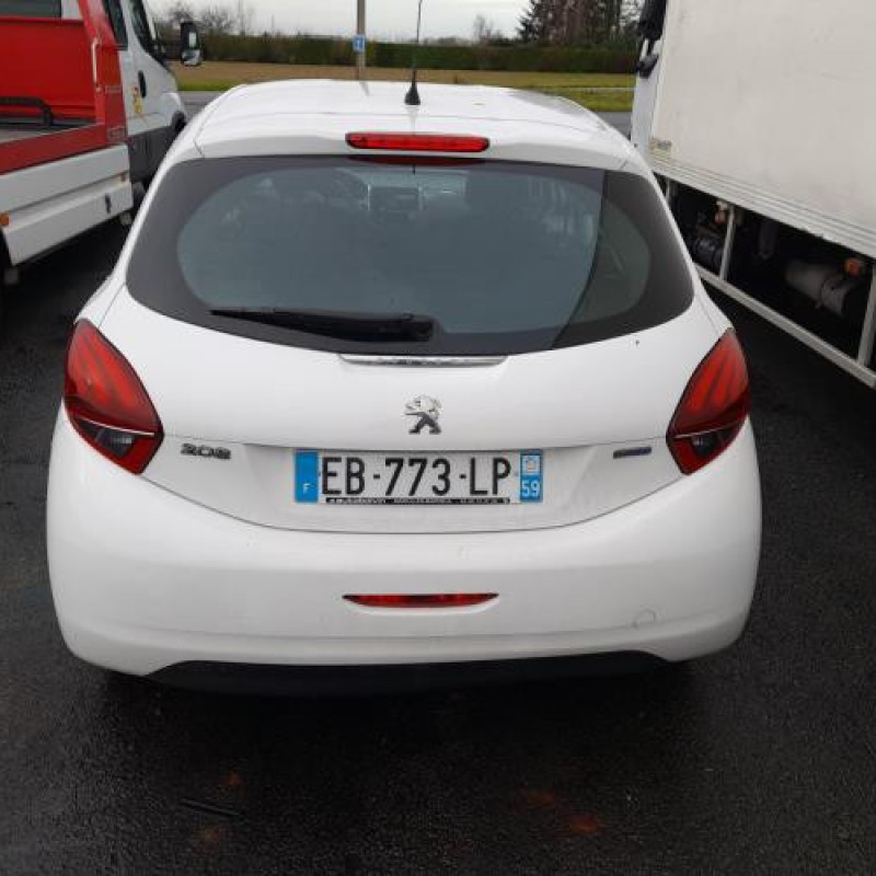 Boitier filtre a air PEUGEOT 208 1 Photo n°6
