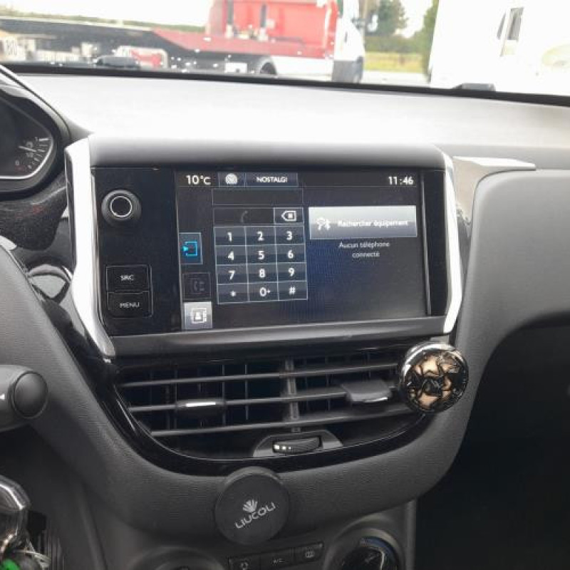 Boitier filtre a air PEUGEOT 208 1 Photo n°9