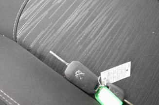 Boitier filtre a air PEUGEOT 208 1