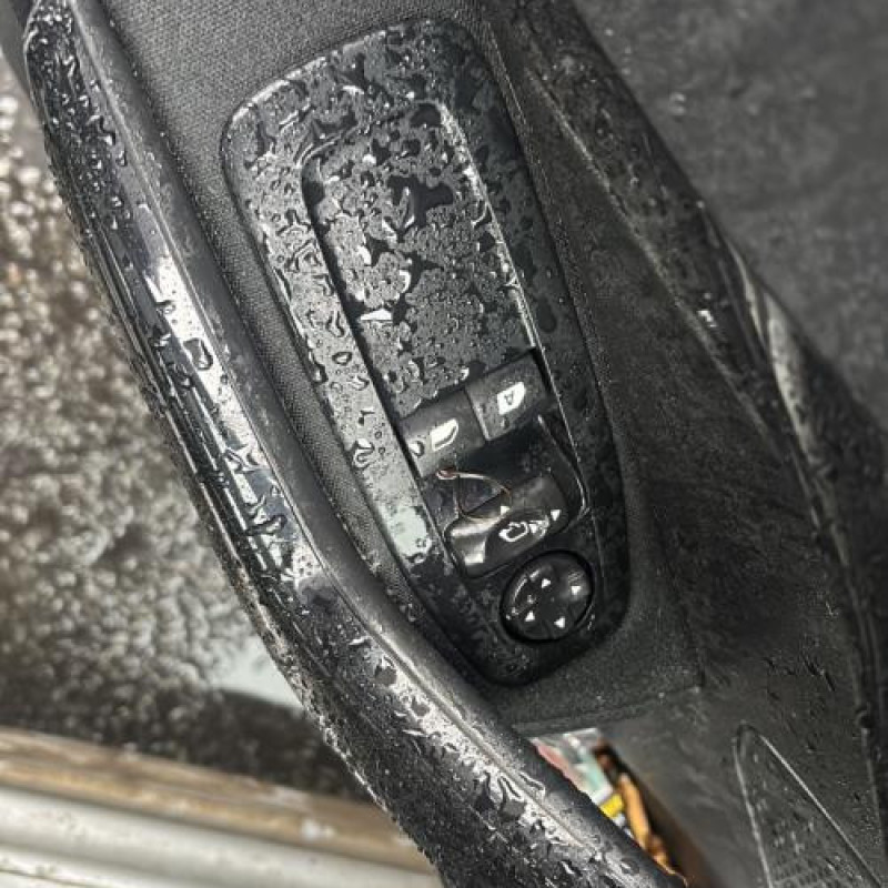 Boitier filtre a air PEUGEOT 208 1 Photo n°8