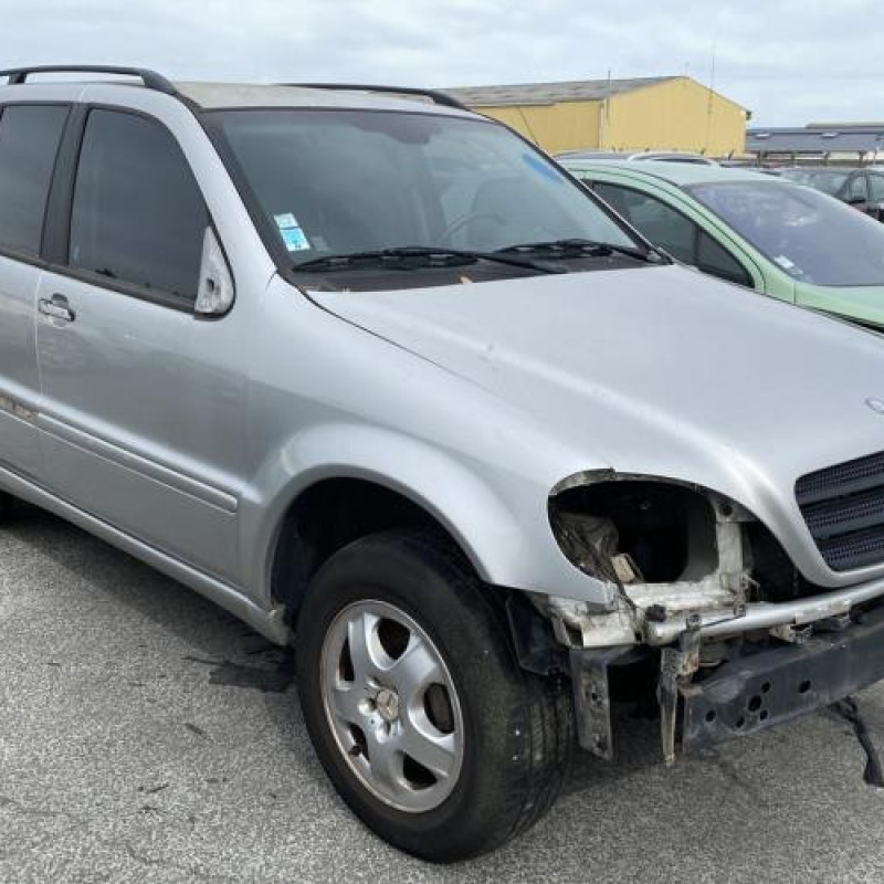 Charniere de capot MERCEDES CLASSE M 163 Photo n°5