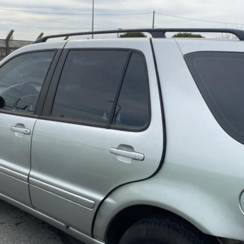 Charniere de capot MERCEDES CLASSE M 163 Photo n°10