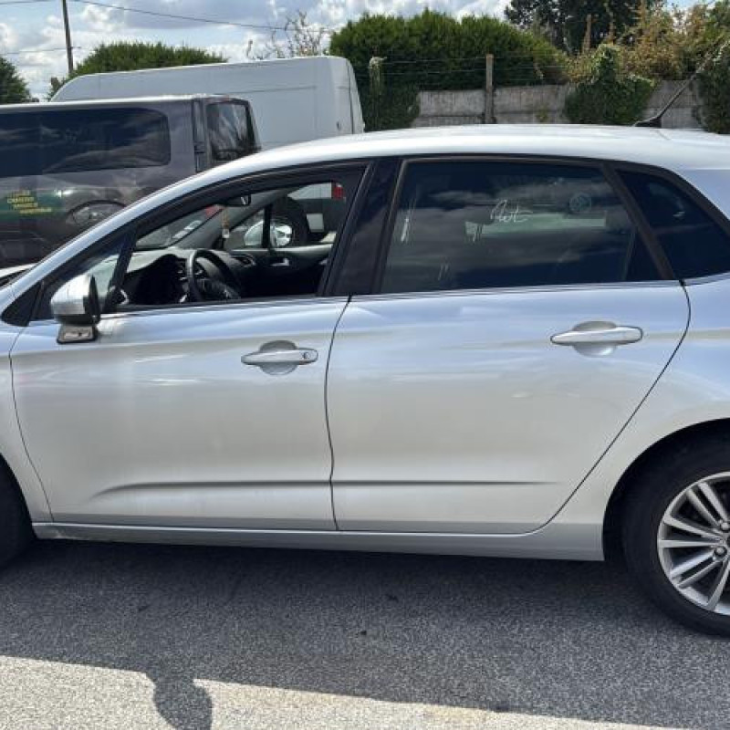 Traverse inferieure CITROEN C4 2 Photo n°7