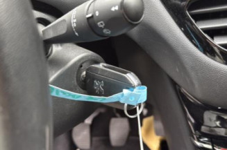 Levier de vitesses PEUGEOT 208 1