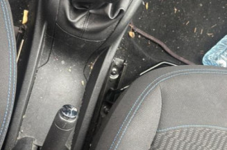 Levier de vitesses PEUGEOT 208 1